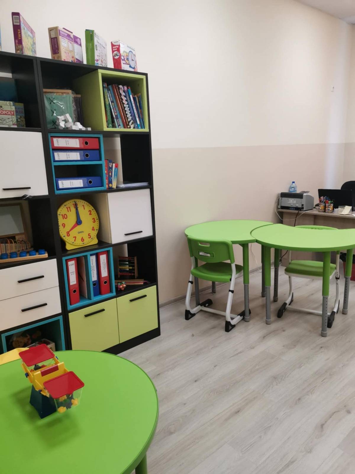 500 нови ресурсни кабинета в детски градини и училища са оборудвани по проекти на МОН